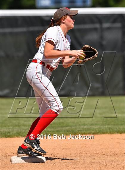 Thumbnail 2 in Yough vs General McLane (PIAA Class AAA 1st Round) photogallery.