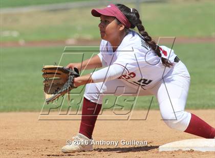 Thumbnail 3 in George Washington Prep vs. Van Nuys (CIF LA City Section D3 Final) photogallery.