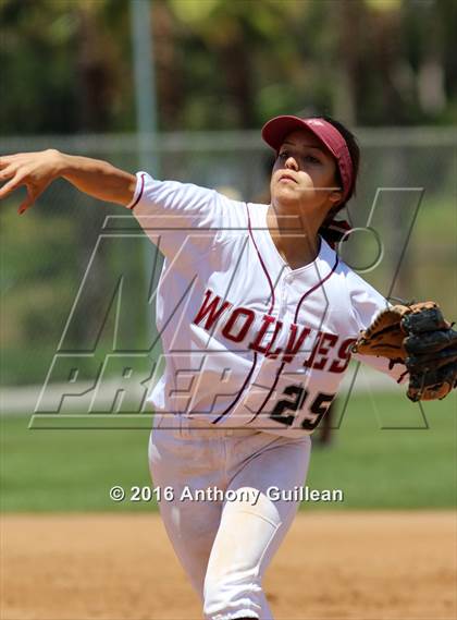 Thumbnail 3 in George Washington Prep vs. Van Nuys (CIF LA City Section D3 Final) photogallery.