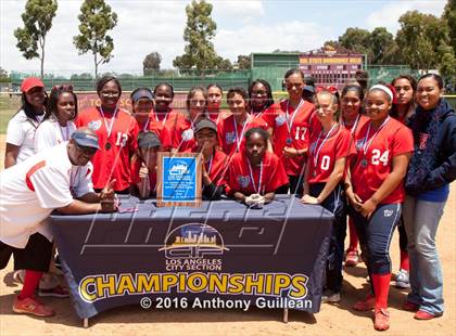 Thumbnail 3 in George Washington Prep vs. Van Nuys (CIF LA City Section D3 Final) photogallery.