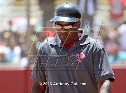 Thumbnail 1 in George Washington Prep vs. Van Nuys (CIF LA City Section D3 Final) photogallery.