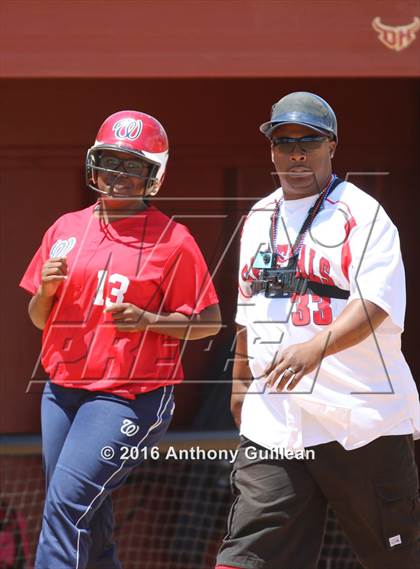 Thumbnail 3 in George Washington Prep vs. Van Nuys (CIF LA City Section D3 Final) photogallery.