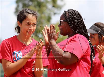 Thumbnail 2 in George Washington Prep vs. Van Nuys (CIF LA City Section D3 Final) photogallery.