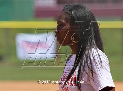 Thumbnail 2 in George Washington Prep vs. Van Nuys (CIF LA City Section D3 Final) photogallery.