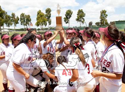 Thumbnail 2 in George Washington Prep vs. Van Nuys (CIF LA City Section D3 Final) photogallery.