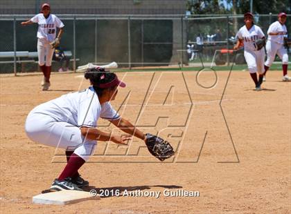 Thumbnail 2 in George Washington Prep vs. Van Nuys (CIF LA City Section D3 Final) photogallery.