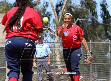 Thumbnail 3 in George Washington Prep vs. Van Nuys (CIF LA City Section D3 Final) photogallery.