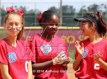 Thumbnail 3 in George Washington Prep vs. Van Nuys (CIF LA City Section D3 Final) photogallery.
