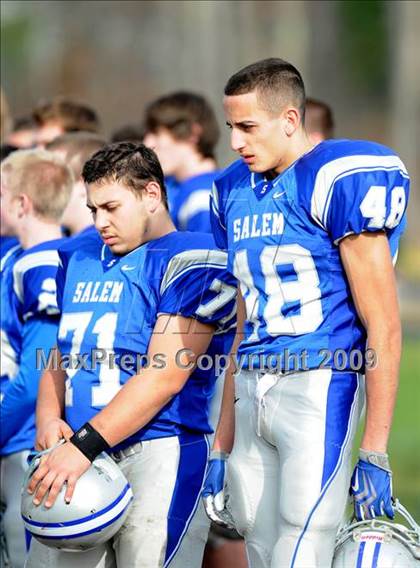 Thumbnail 1 in Salem vs Nashua (NHIAA North D1 Final) photogallery.