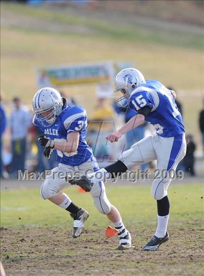 Thumbnail 3 in Salem vs Nashua (NHIAA North D1 Final) photogallery.