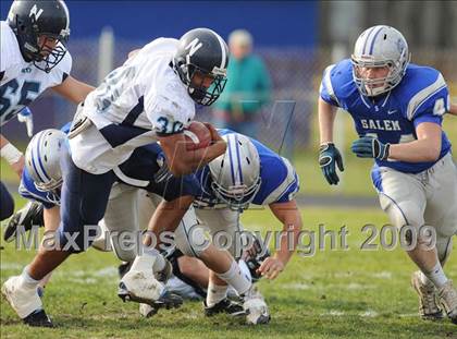 Thumbnail 2 in Salem vs Nashua (NHIAA North D1 Final) photogallery.