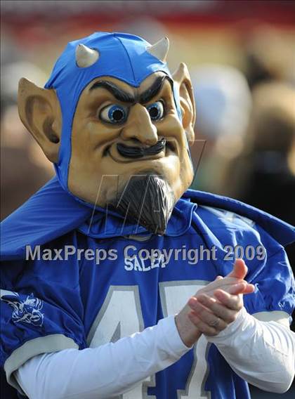 Thumbnail 1 in Salem vs Nashua (NHIAA North D1 Final) photogallery.