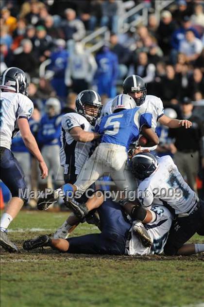Thumbnail 2 in Salem vs Nashua (NHIAA North D1 Final) photogallery.