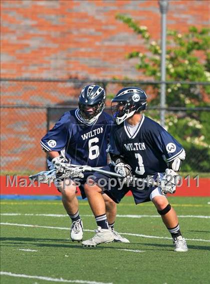 Thumbnail 3 in Darien vs. Wilton (CIAC Class M Semifinal) photogallery.