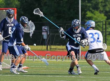 Thumbnail 3 in Darien vs. Wilton (CIAC Class M Semifinal) photogallery.