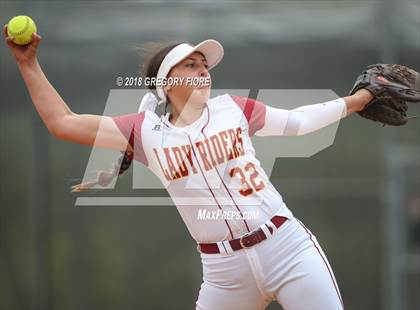 Thumbnail 2 in View Park vs. Roosevelt  (CIF LACS Final) photogallery.