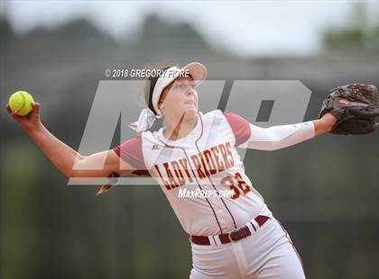 Thumbnail 2 in View Park vs. Roosevelt  (CIF LACS Final) photogallery.