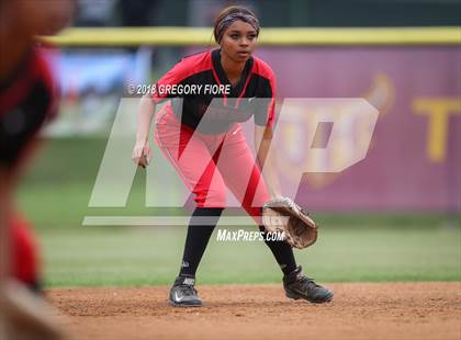 Thumbnail 2 in View Park vs. Roosevelt  (CIF LACS Final) photogallery.
