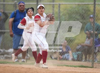 Thumbnail 3 in View Park vs. Roosevelt  (CIF LACS Final) photogallery.
