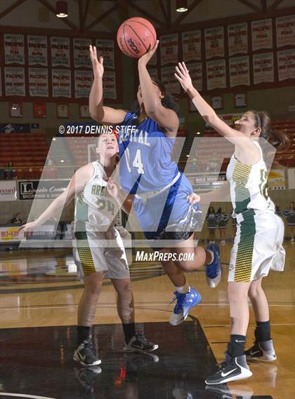Thumbnail 2 in Capital Christian vs. Argonaut (CIF SJS D5 Final) photogallery.