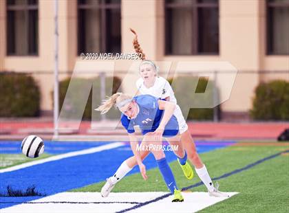 Thumbnail 2 in St. Ignatius vs Saint Francis photogallery.