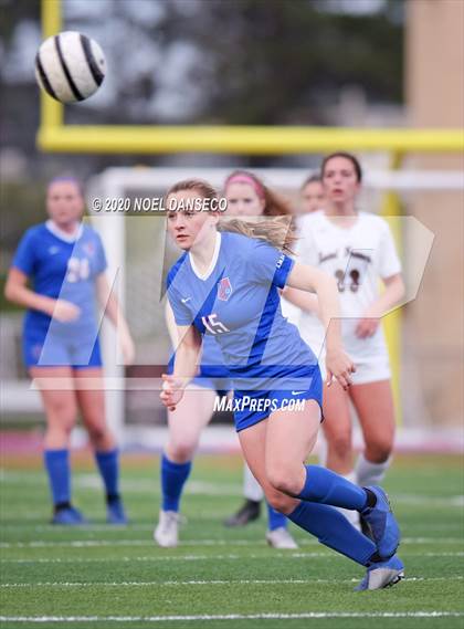Thumbnail 1 in St. Ignatius vs Saint Francis photogallery.