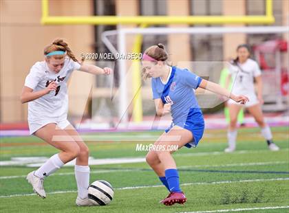 Thumbnail 2 in St. Ignatius vs Saint Francis photogallery.