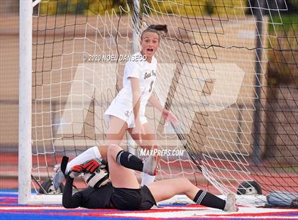 Thumbnail 2 in St. Ignatius vs Saint Francis photogallery.