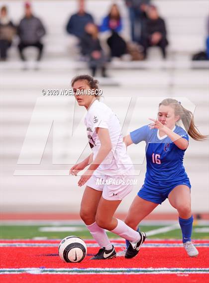 Thumbnail 2 in St. Ignatius vs Saint Francis photogallery.