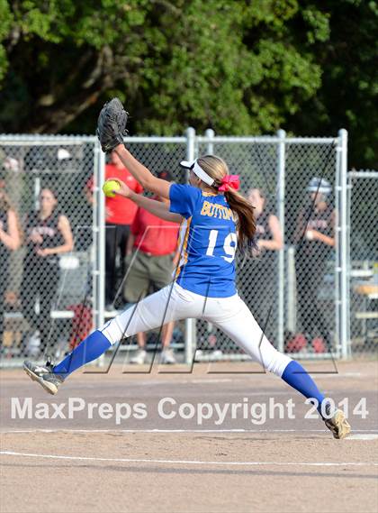 Thumbnail 3 in Redwood vs. Terra Linda (CIF MCAL Playoff) photogallery.