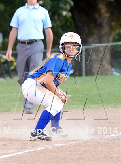 Thumbnail 2 in Redwood vs. Terra Linda (CIF MCAL Playoff) photogallery.