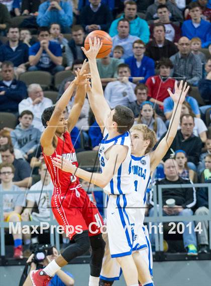 Thumbnail 3 in Covington Catholic vs Holmes (KHSAA 9th Region Final) photogallery.
