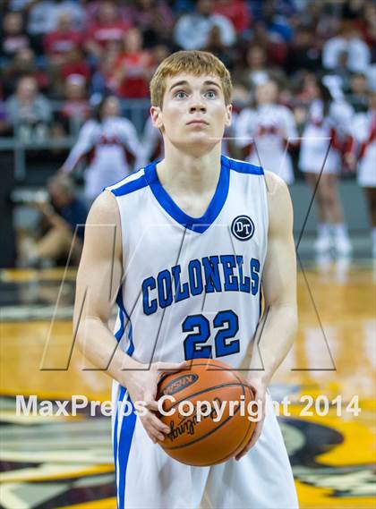 Thumbnail 2 in Covington Catholic vs Holmes (KHSAA 9th Region Final) photogallery.