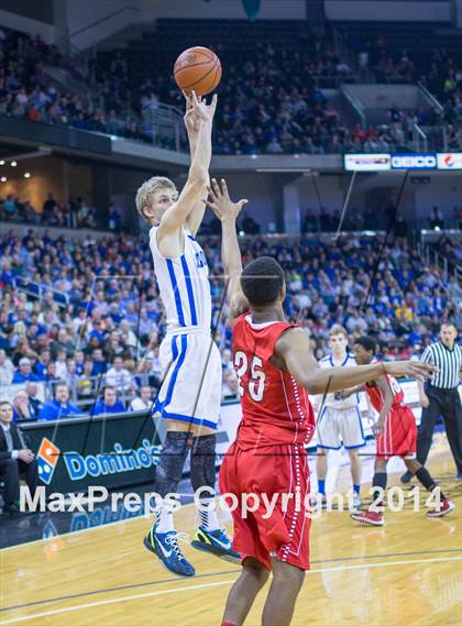Thumbnail 2 in Covington Catholic vs Holmes (KHSAA 9th Region Final) photogallery.