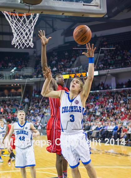 Thumbnail 2 in Covington Catholic vs Holmes (KHSAA 9th Region Final) photogallery.