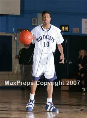 Thumbnail 3 in Bowne vs Flushing (2nd Annual Queens Jam Christmas Classic) photogallery.