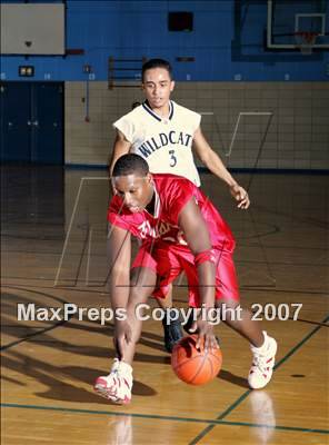 Thumbnail 2 in Bowne vs Flushing (2nd Annual Queens Jam Christmas Classic) photogallery.