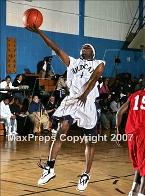 Thumbnail 2 in Bowne vs Flushing (2nd Annual Queens Jam Christmas Classic) photogallery.
