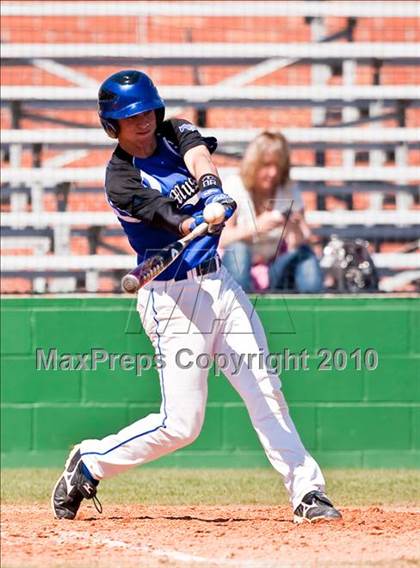 Thumbnail 2 in Alvin vs Friendswood (Alvin Tournament) photogallery.