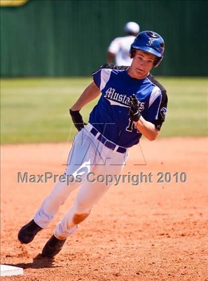 Thumbnail 3 in Alvin vs Friendswood (Alvin Tournament) photogallery.