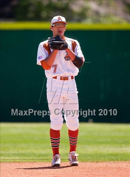 Thumbnail 3 in Alvin vs Friendswood (Alvin Tournament) photogallery.