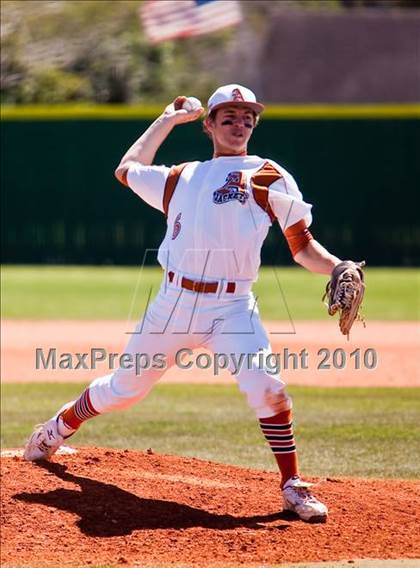 Thumbnail 2 in Alvin vs Friendswood (Alvin Tournament) photogallery.