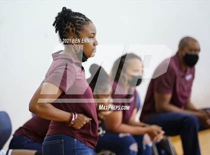 Thumbnail 2 in Dougherty vs Salem (Legends Classic Showdown) photogallery.