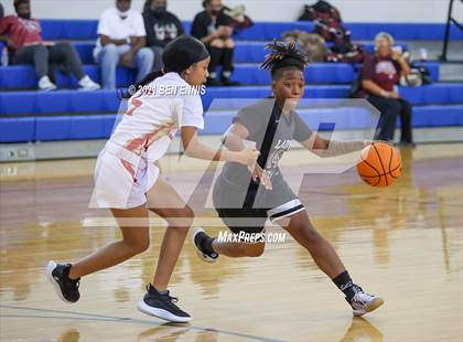 Thumbnail 2 in Dougherty vs Salem (Legends Classic Showdown) photogallery.