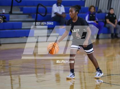 Thumbnail 2 in Dougherty vs Salem (Legends Classic Showdown) photogallery.