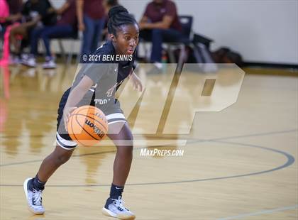 Thumbnail 3 in Dougherty vs Salem (Legends Classic Showdown) photogallery.
