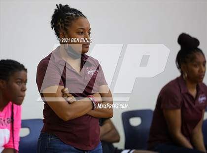 Thumbnail 3 in Dougherty vs Salem (Legends Classic Showdown) photogallery.