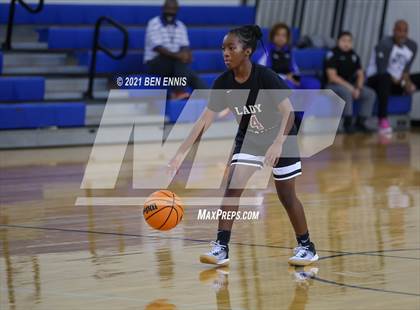 Thumbnail 1 in Dougherty vs Salem (Legends Classic Showdown) photogallery.