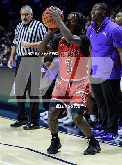 Thumbnail 2 in Aiken vs. Trotwood-Madison ( OHSAA D3 Regional Championship ) photogallery.