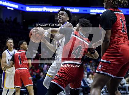 Thumbnail 1 in Aiken vs. Trotwood-Madison ( OHSAA D3 Regional Championship ) photogallery.